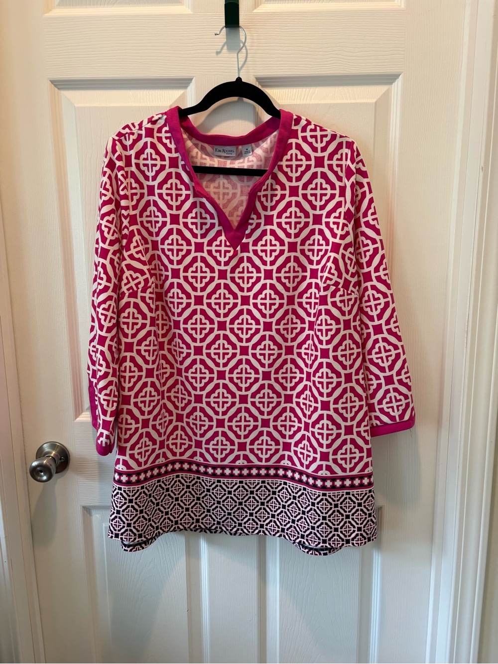 Kim Rogers Fuchsia and White Geometric V-Neck Tunic with Patterned Hem
